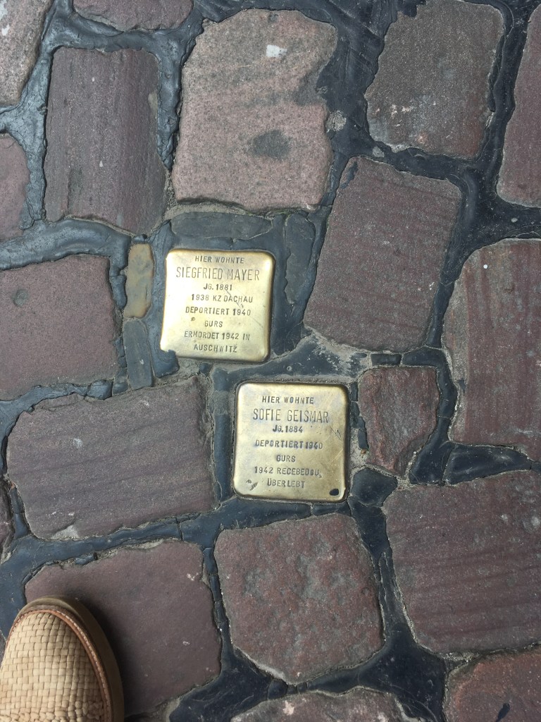 This image has an empty alt attribute; its file name is stopel1.jpg